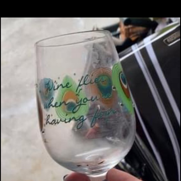 Wine glasses - Picture 3 of 6